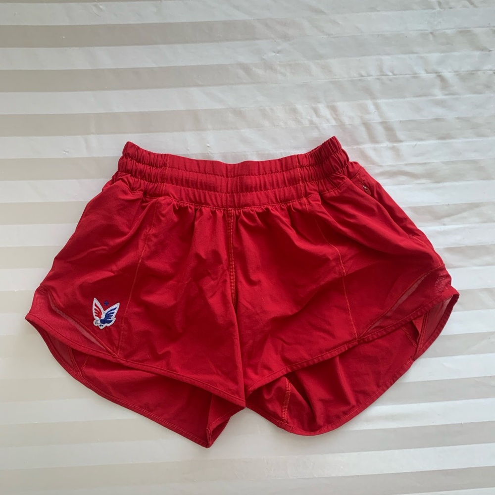 Lululemon Hotty Hot Lined short 4” (Size 4)